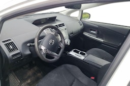 valkoinen Toyota Prius+ 2018 kuva 3.