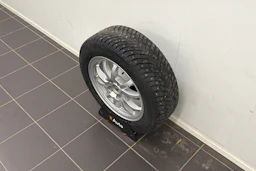 Valkoinen Toyota Prius+ 2019 kuva 10.