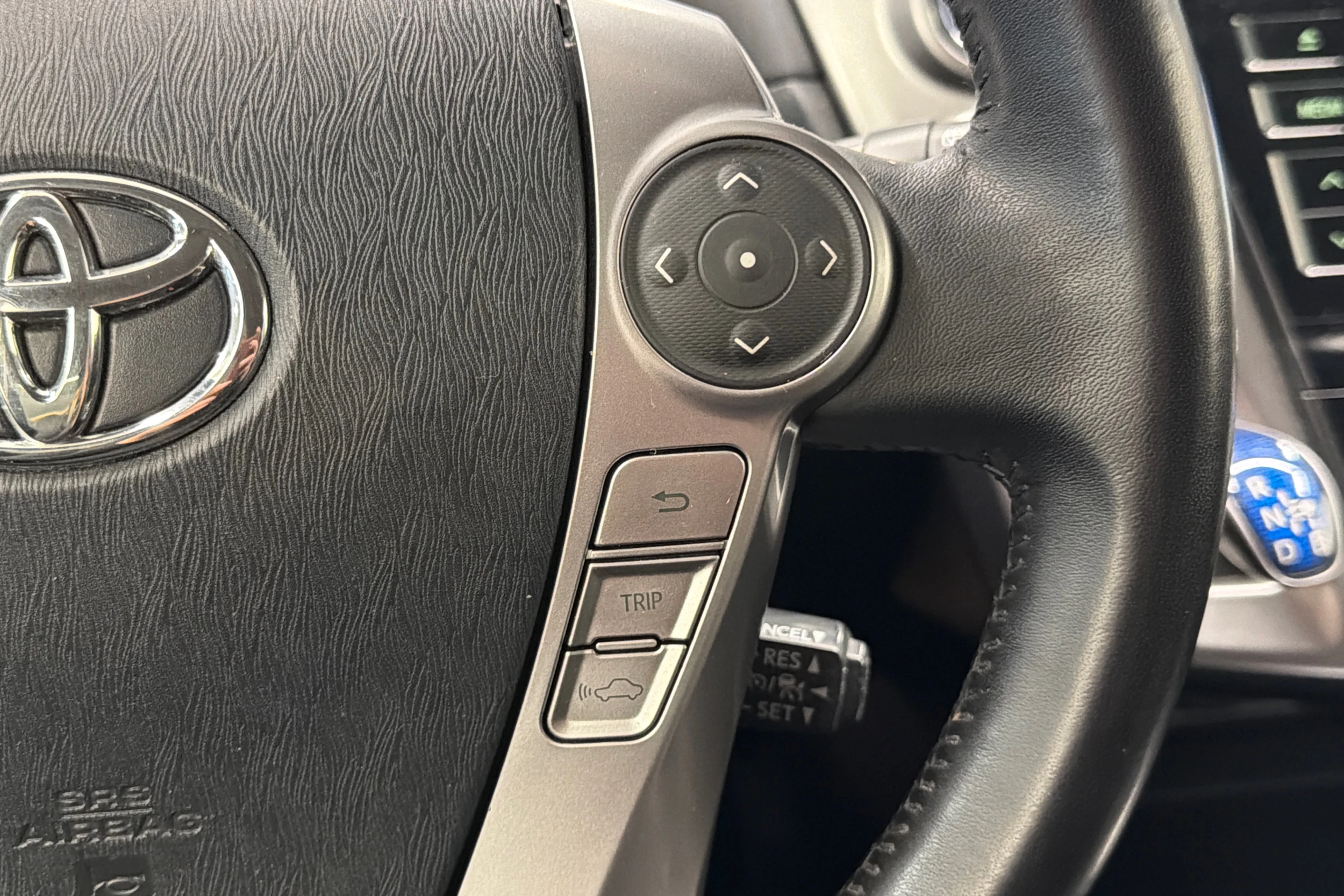 Valkoinen Toyota Prius+ 2019 kuva 14.
