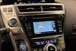 Valkoinen Toyota Prius+ 2019 kuva 20.