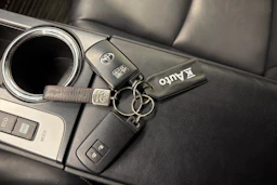 Valkoinen Toyota Prius+ 2019 kuva 25.