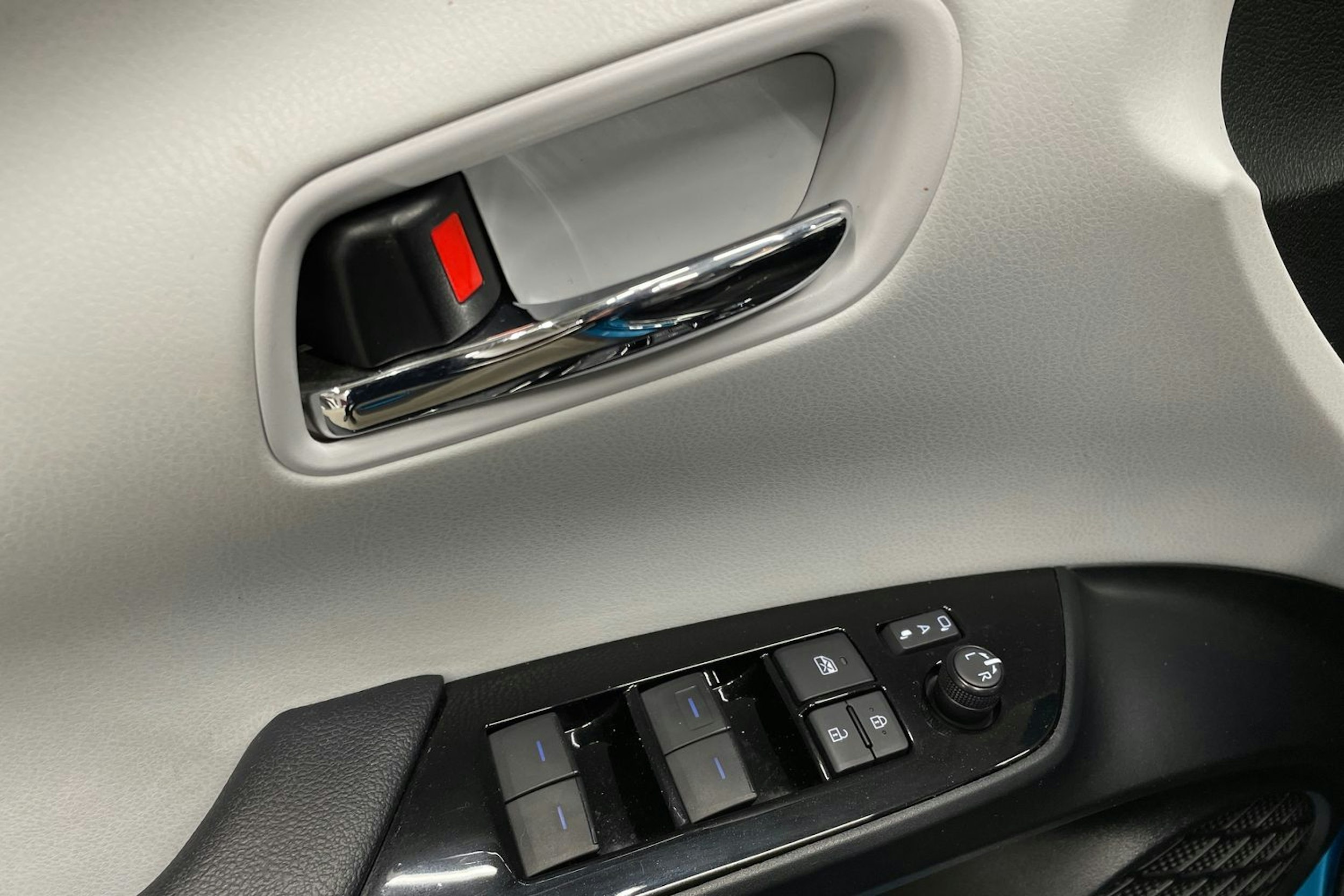 sininen Toyota Prius 2020 kuva 26.