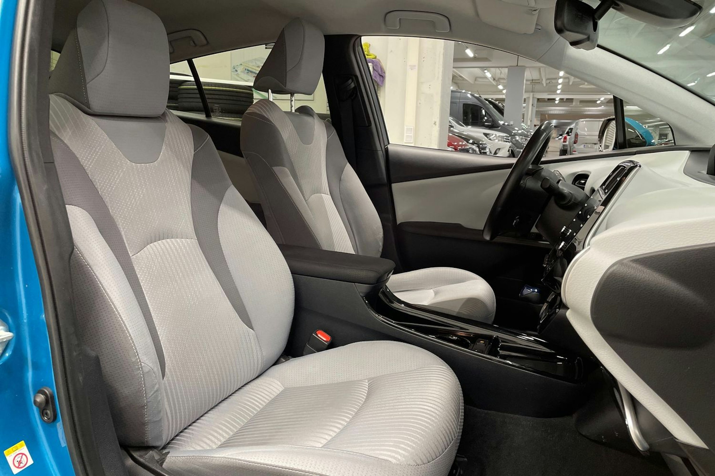 sininen Toyota Prius 2020 kuva 28.