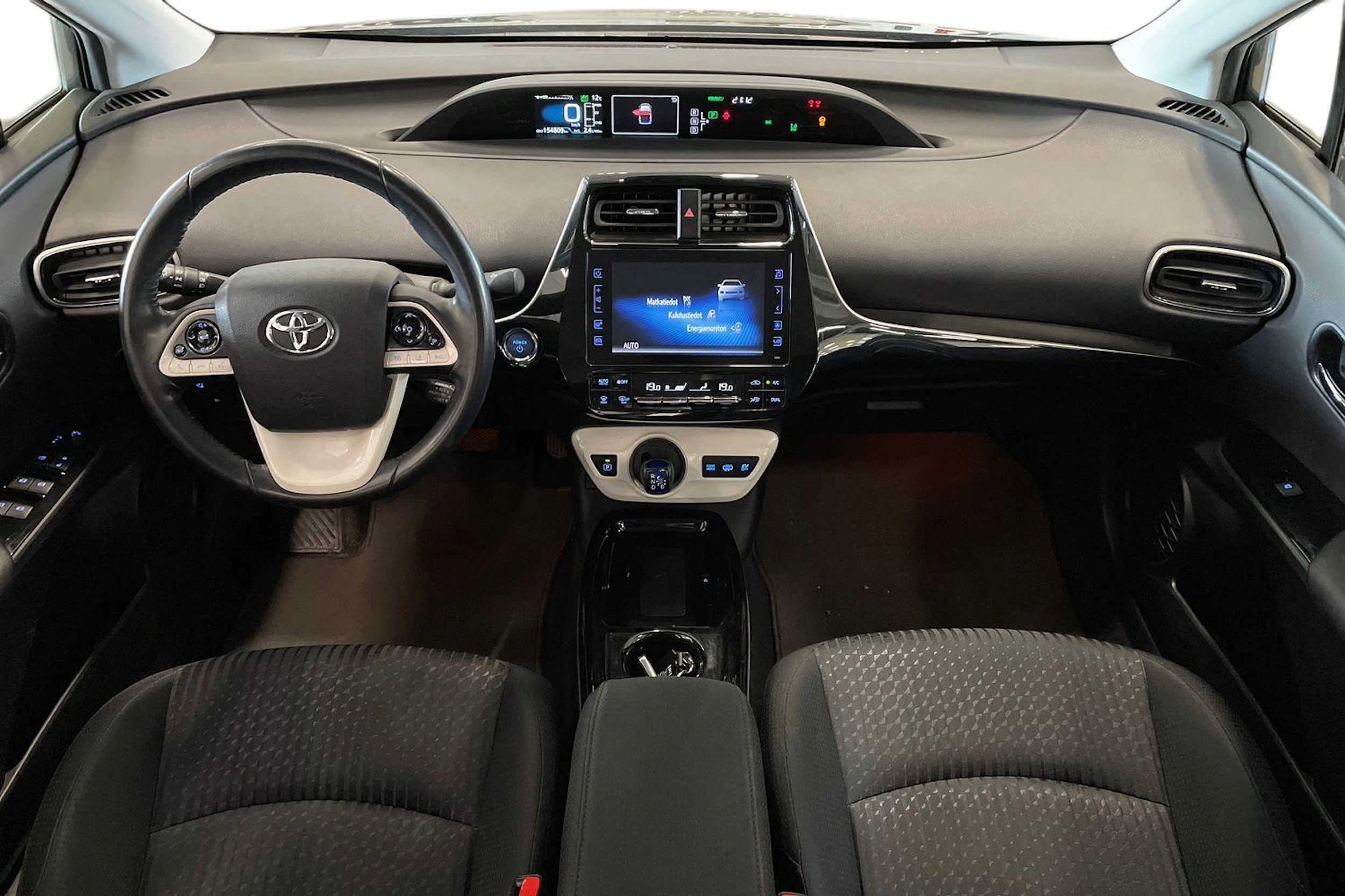 harmaa Toyota Prius PHEV 2017 kuva 9.