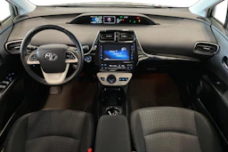 harmaa Toyota Prius PHEV 2017 kuva 9.