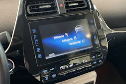 harmaa Toyota Prius PHEV 2017 kuva 22.