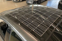 harmaa Toyota Prius PHEV 2017 kuva 29.