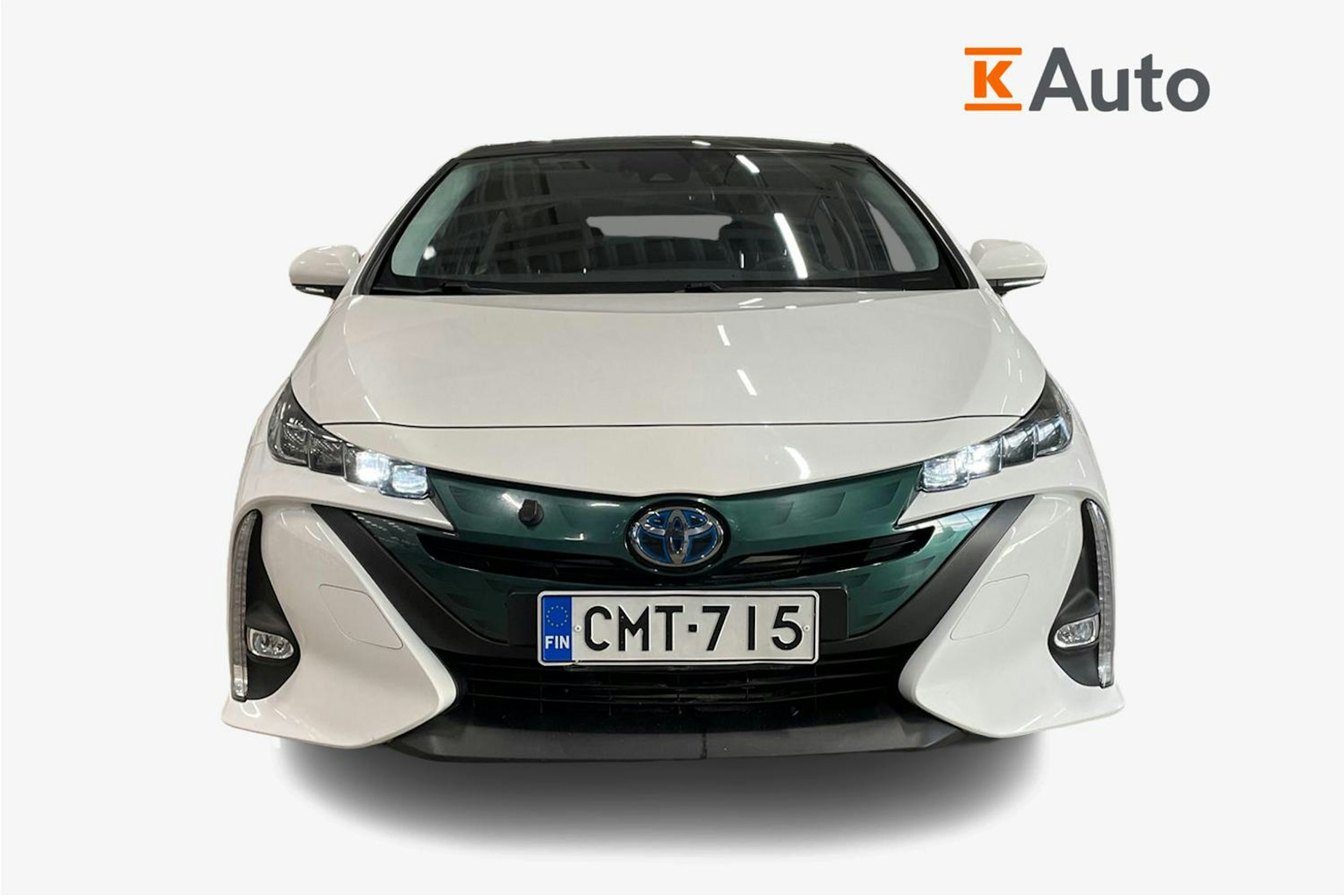 valkoinen Toyota Prius Plug-in 2019 kuva 4.