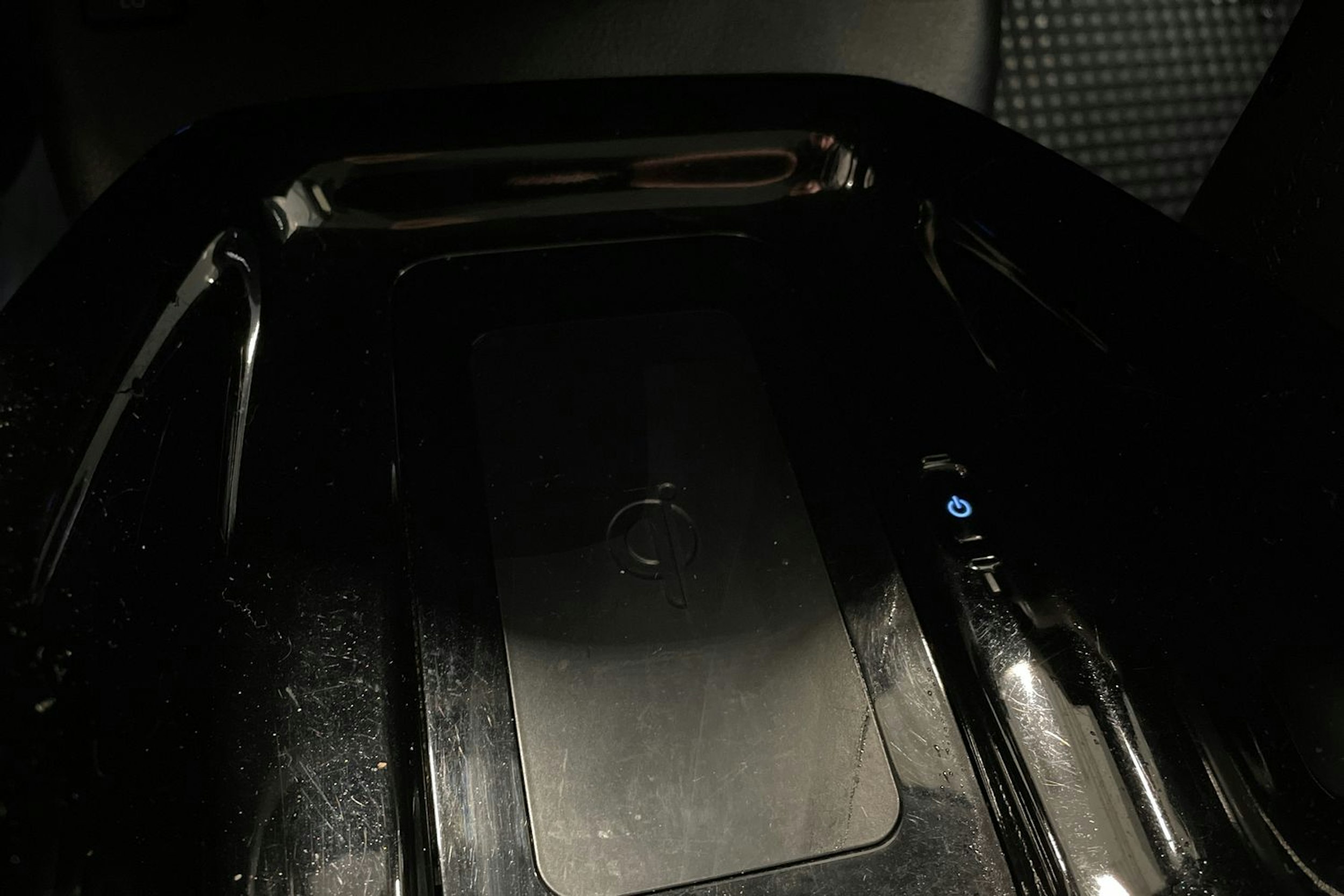 valkoinen Toyota Prius Plug-in 2019 kuva 24.