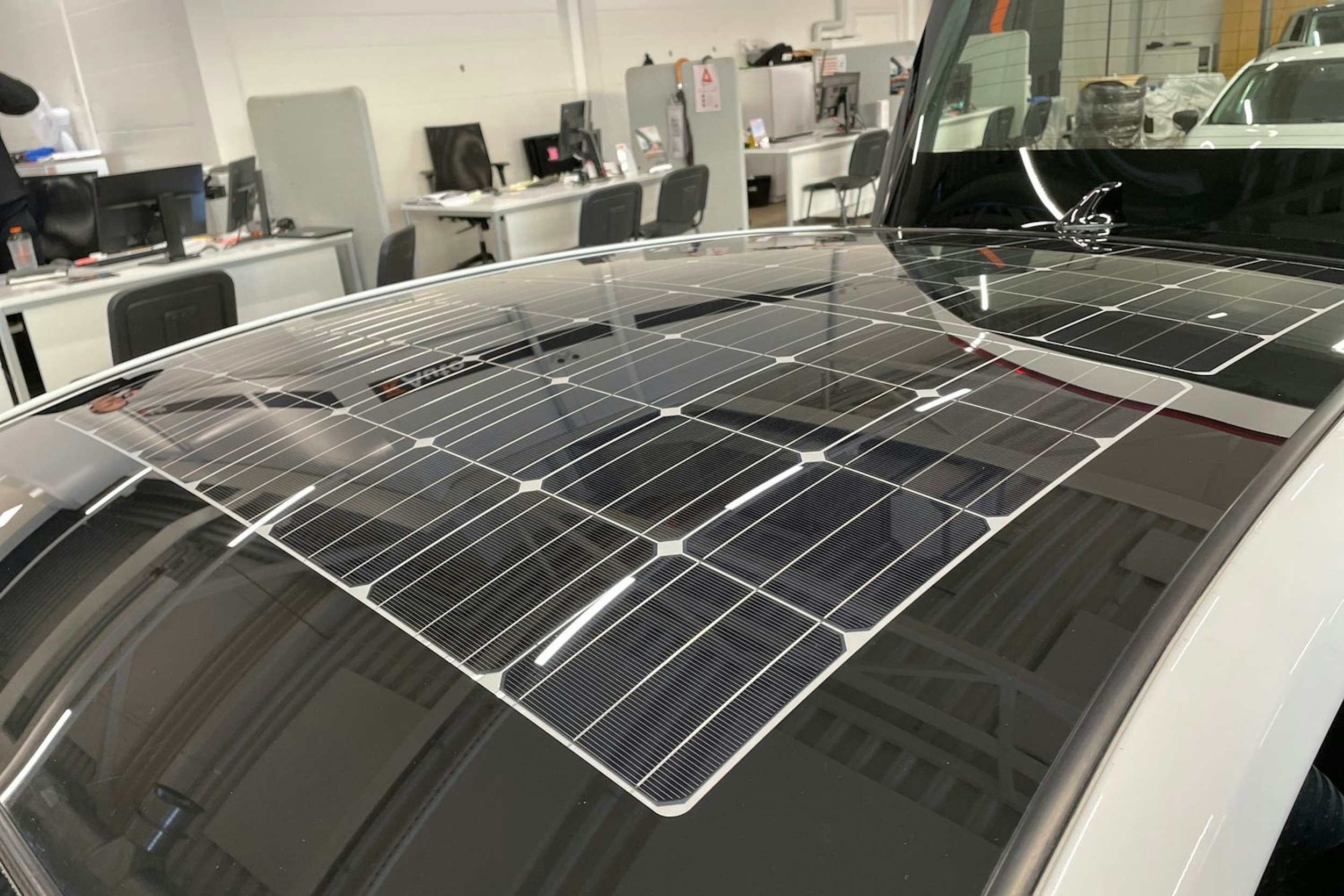 valkoinen Toyota Prius Plug-in 2019 kuva 30.