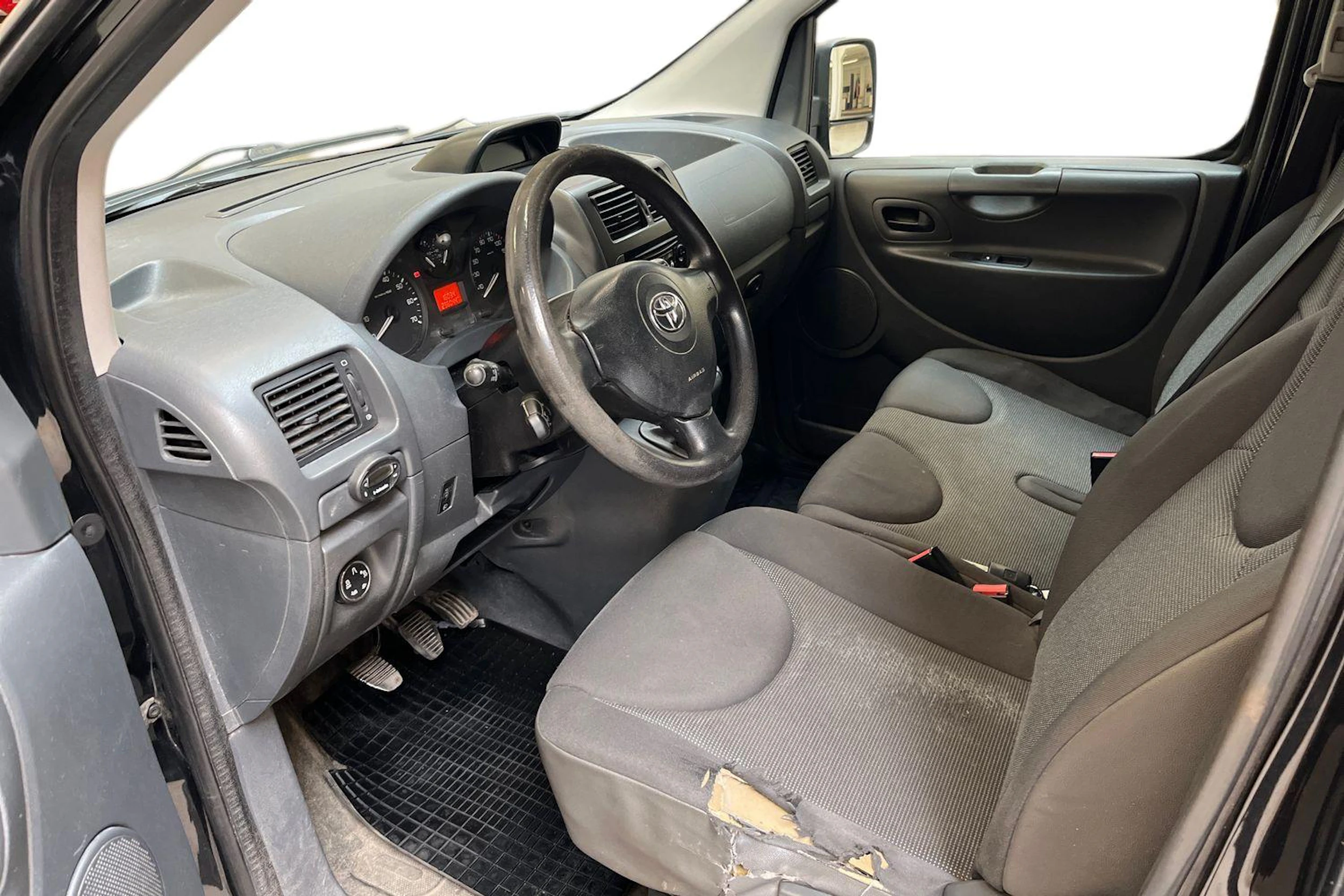 musta Toyota Proace 2013 kuva 6.