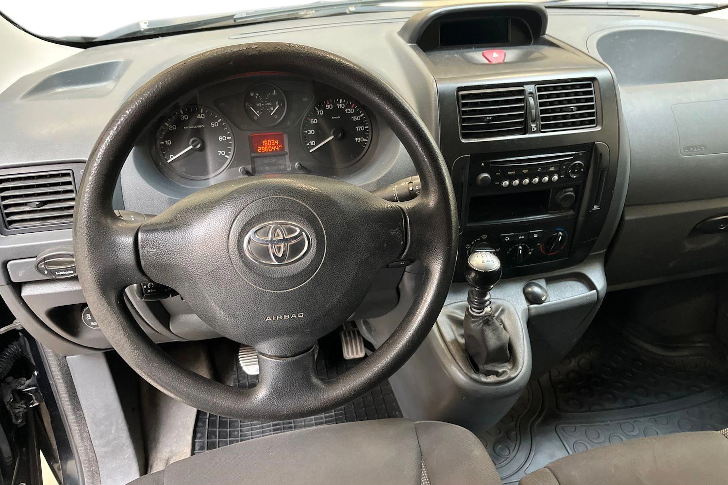 musta Toyota Proace 2013 kuva 7.