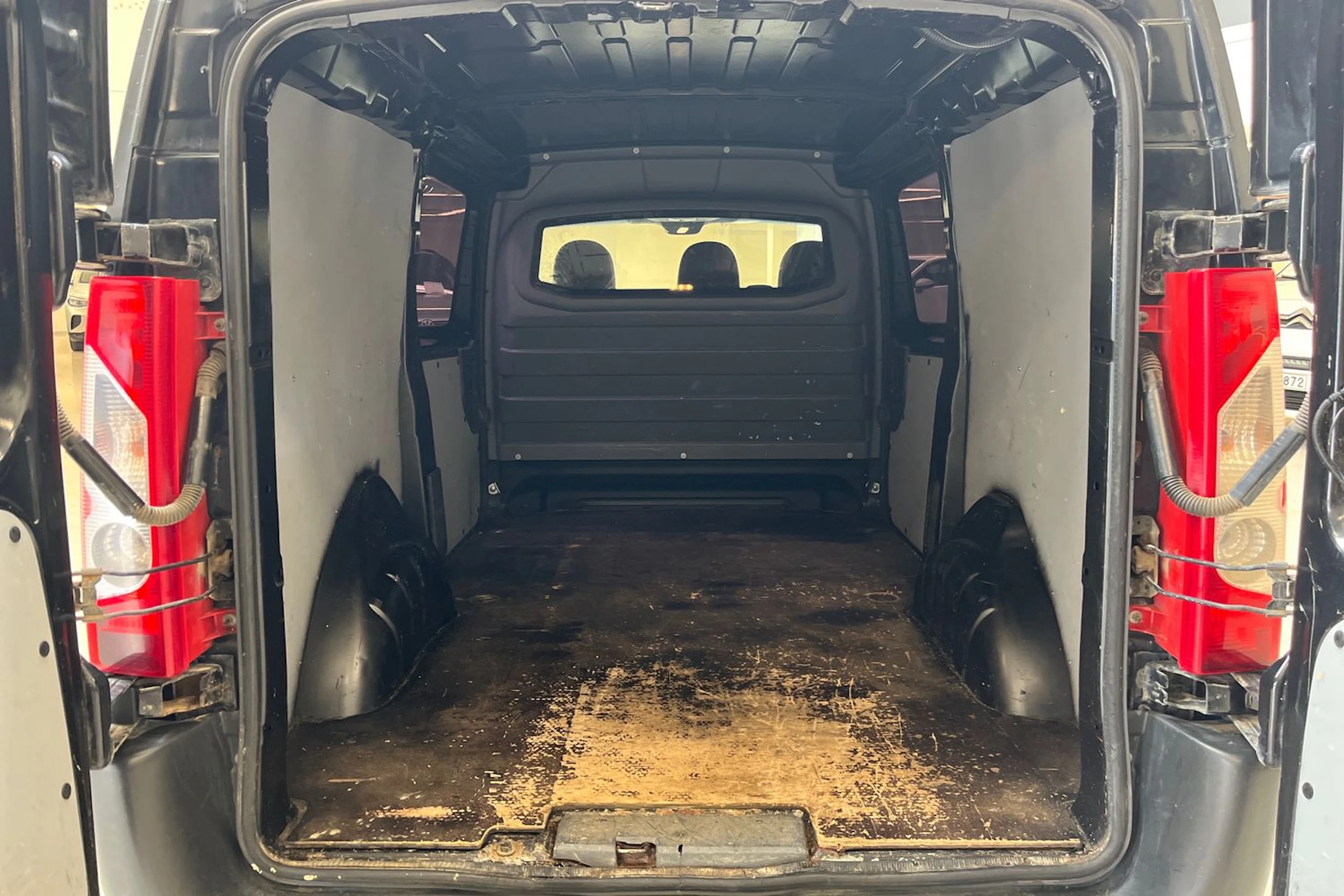 musta Toyota Proace 2013 kuva 11.