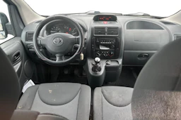 harmaa Toyota Proace 2013 kuva 7.