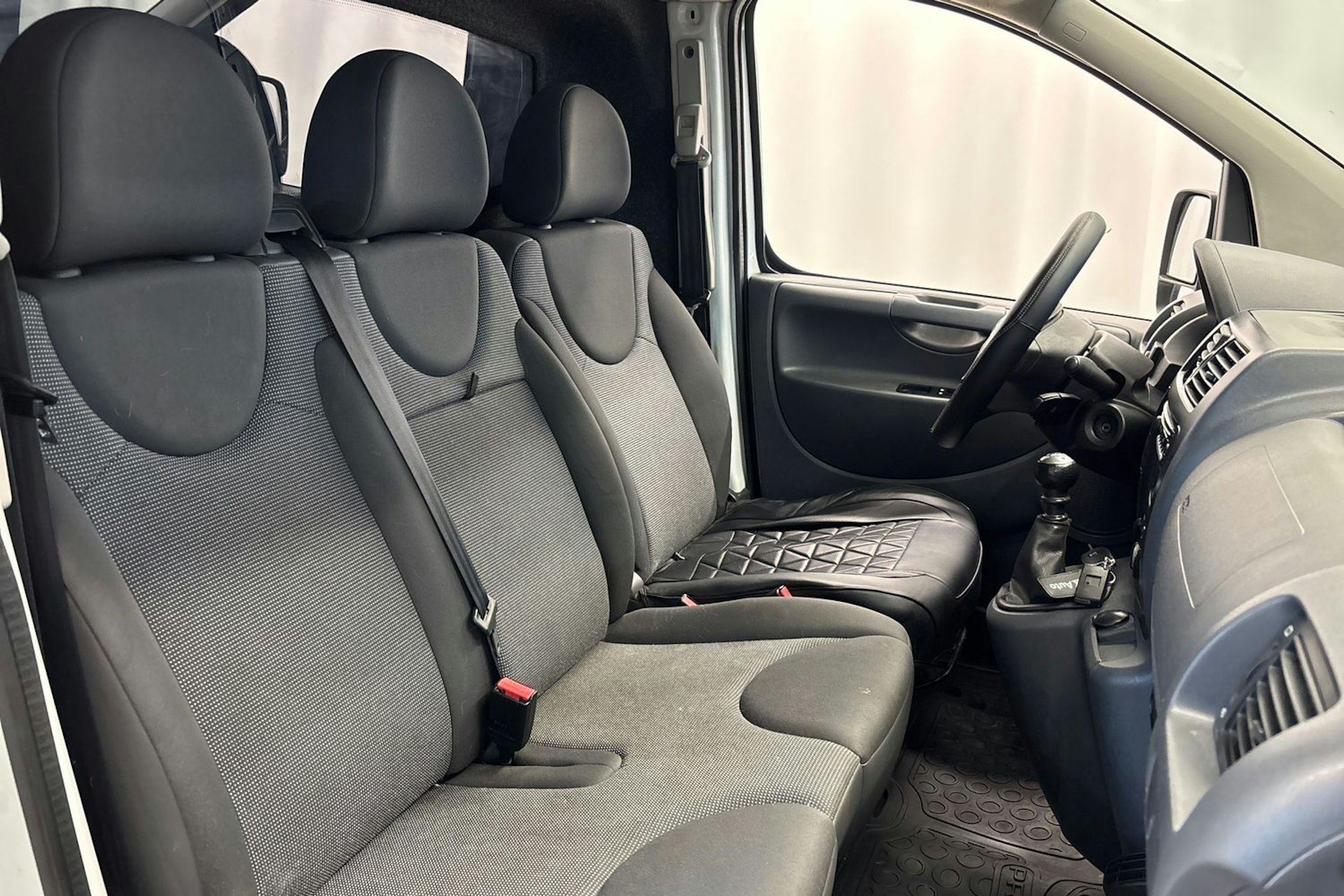 valkoinen Toyota Proace 2013 kuva 13.