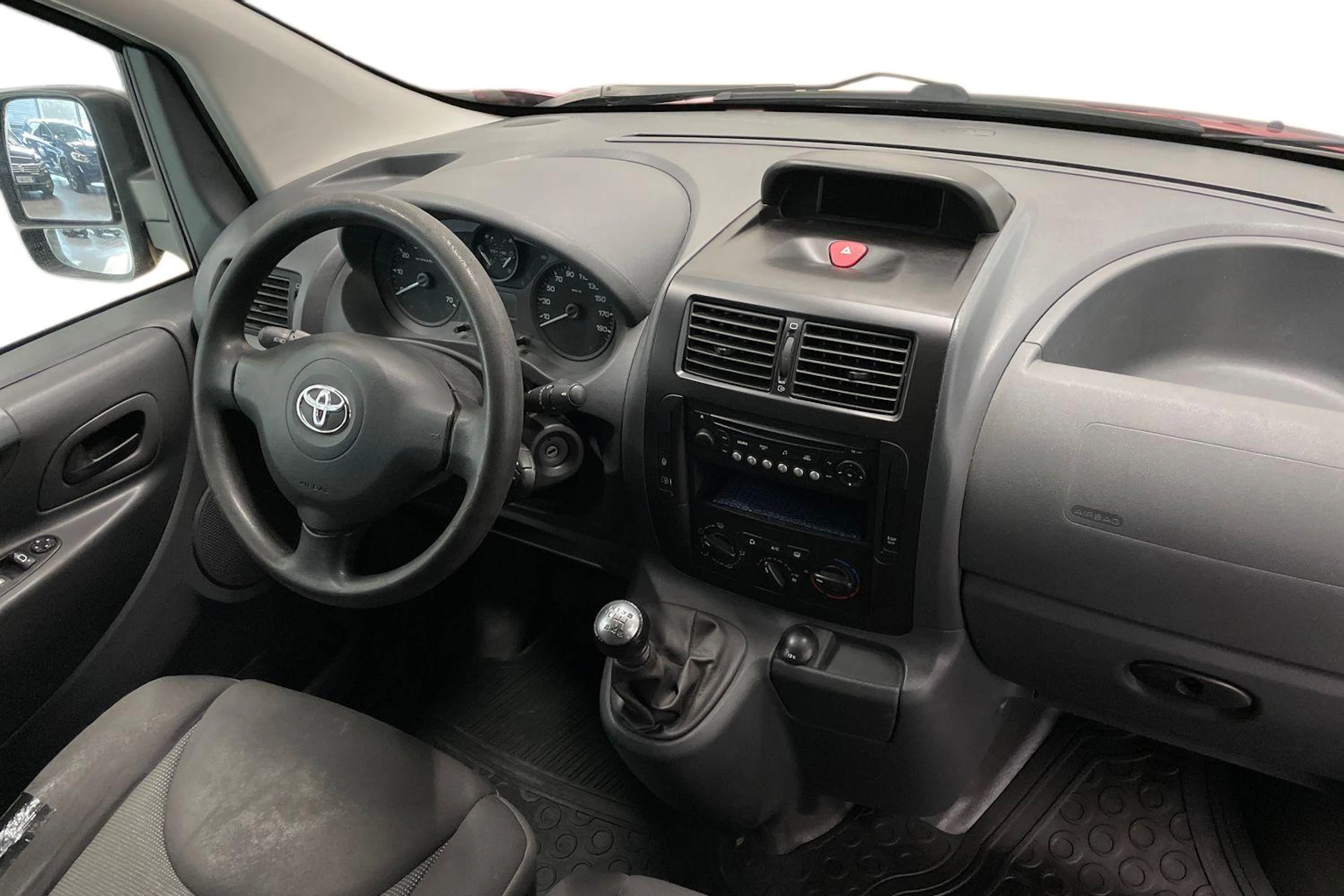 punainen Toyota Proace 2014 kuva 9.