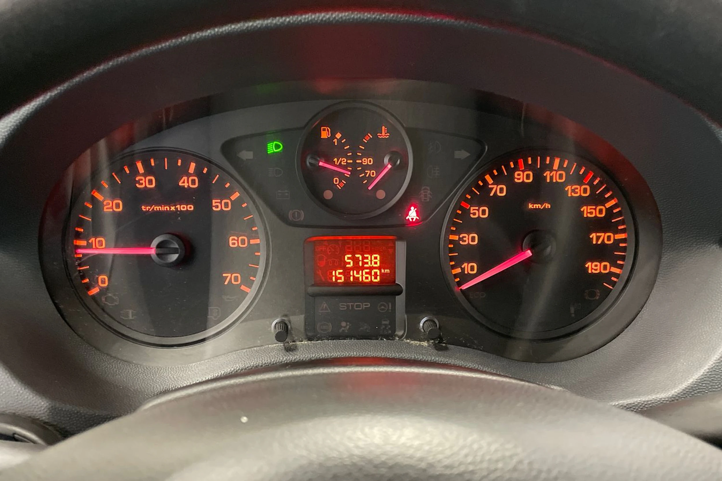 punainen Toyota Proace 2014 kuva 12.