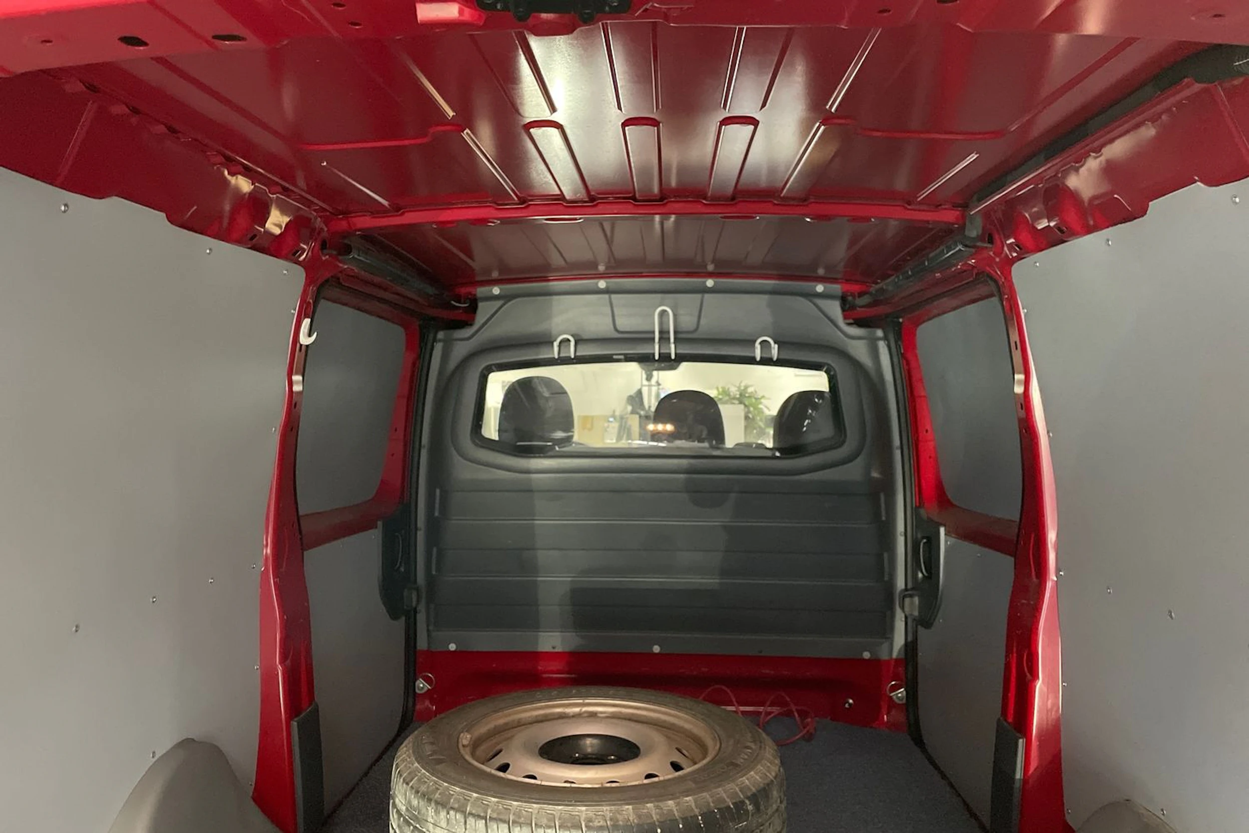 punainen Toyota Proace 2014 kuva 17.