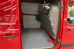punainen Toyota Proace 2014 kuva 19.