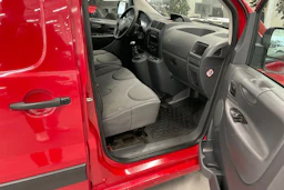 punainen Toyota Proace 2014 kuva 22.
