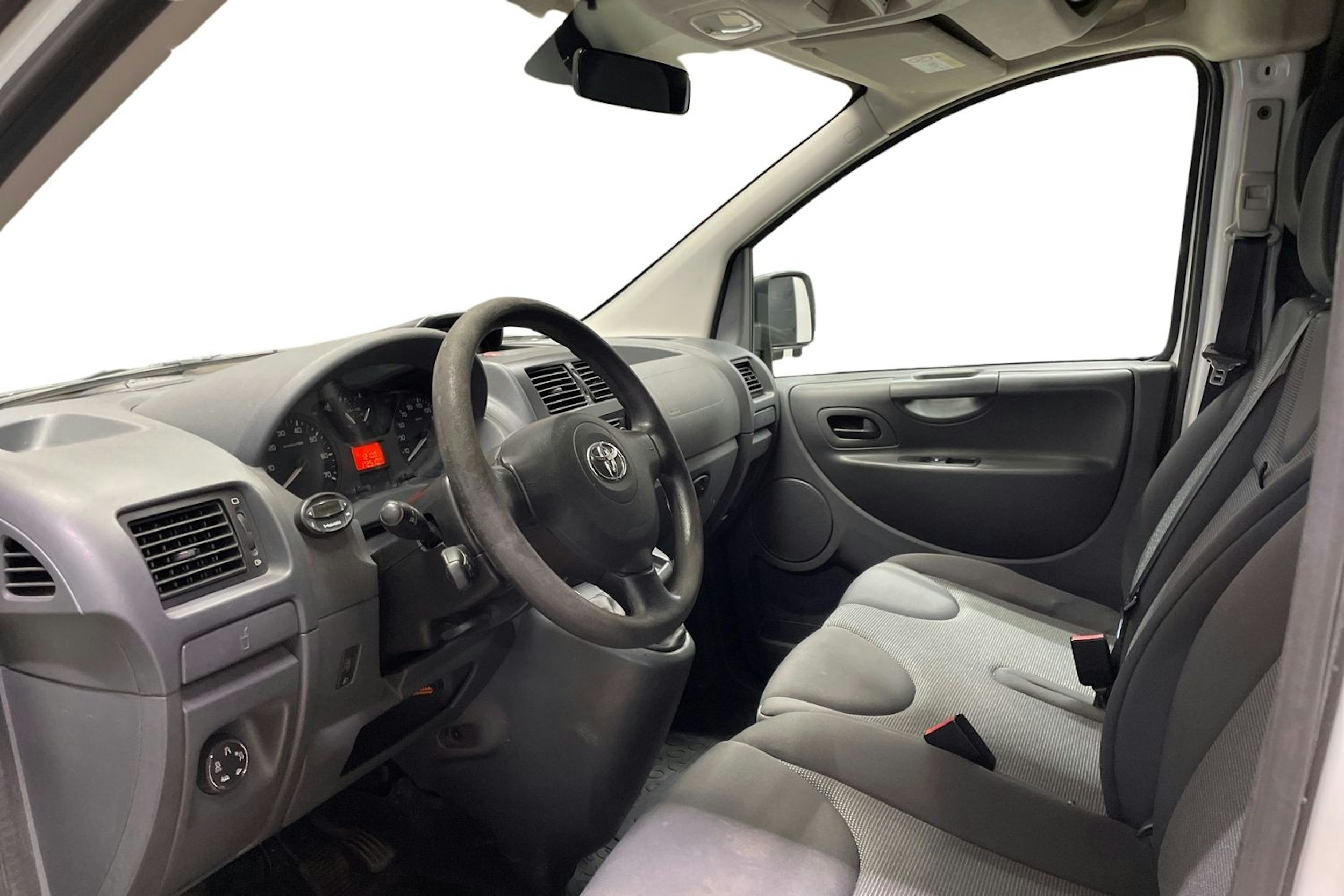 Valkoinen Toyota Proace 2014 kuva 7.