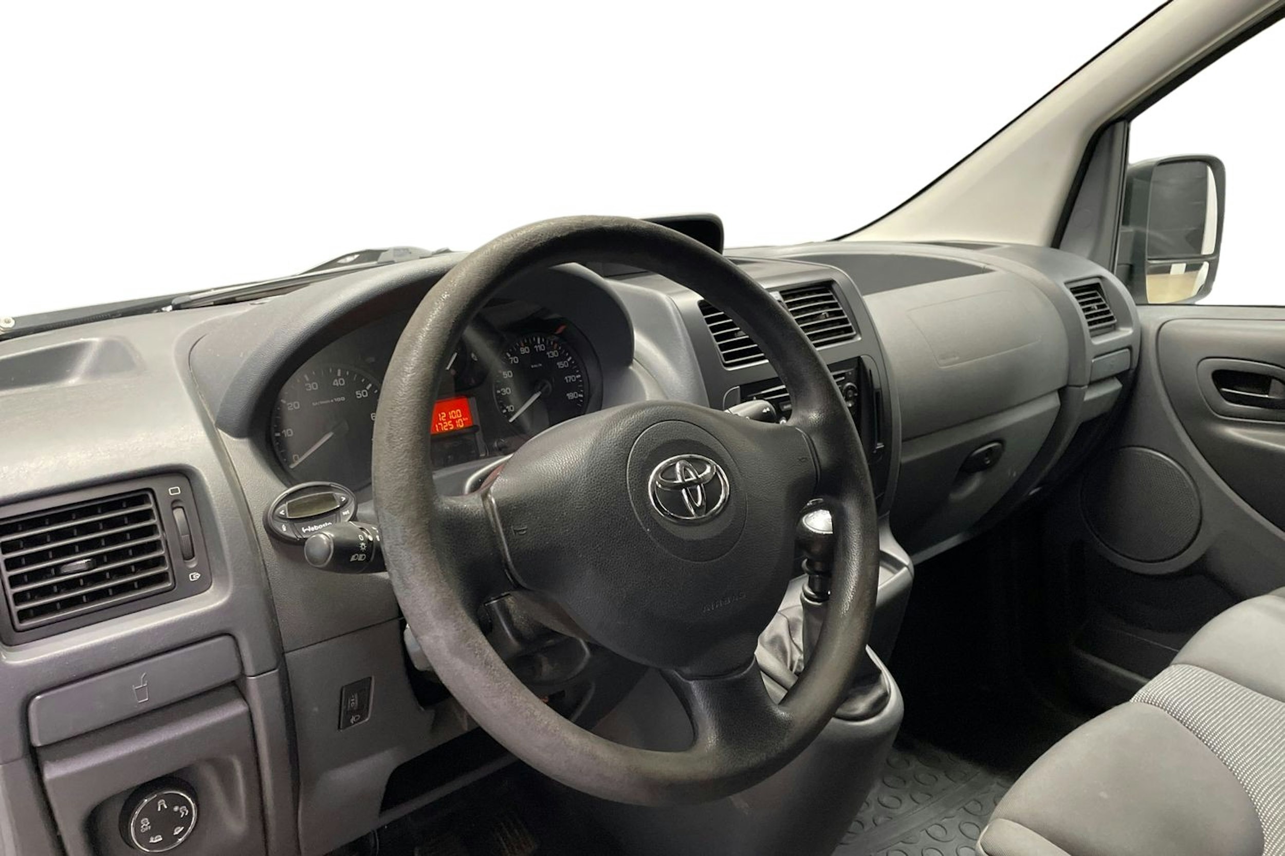 Valkoinen Toyota Proace 2014 kuva 9.