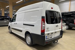 Valkoinen Toyota Proace 2014 kuva 14.