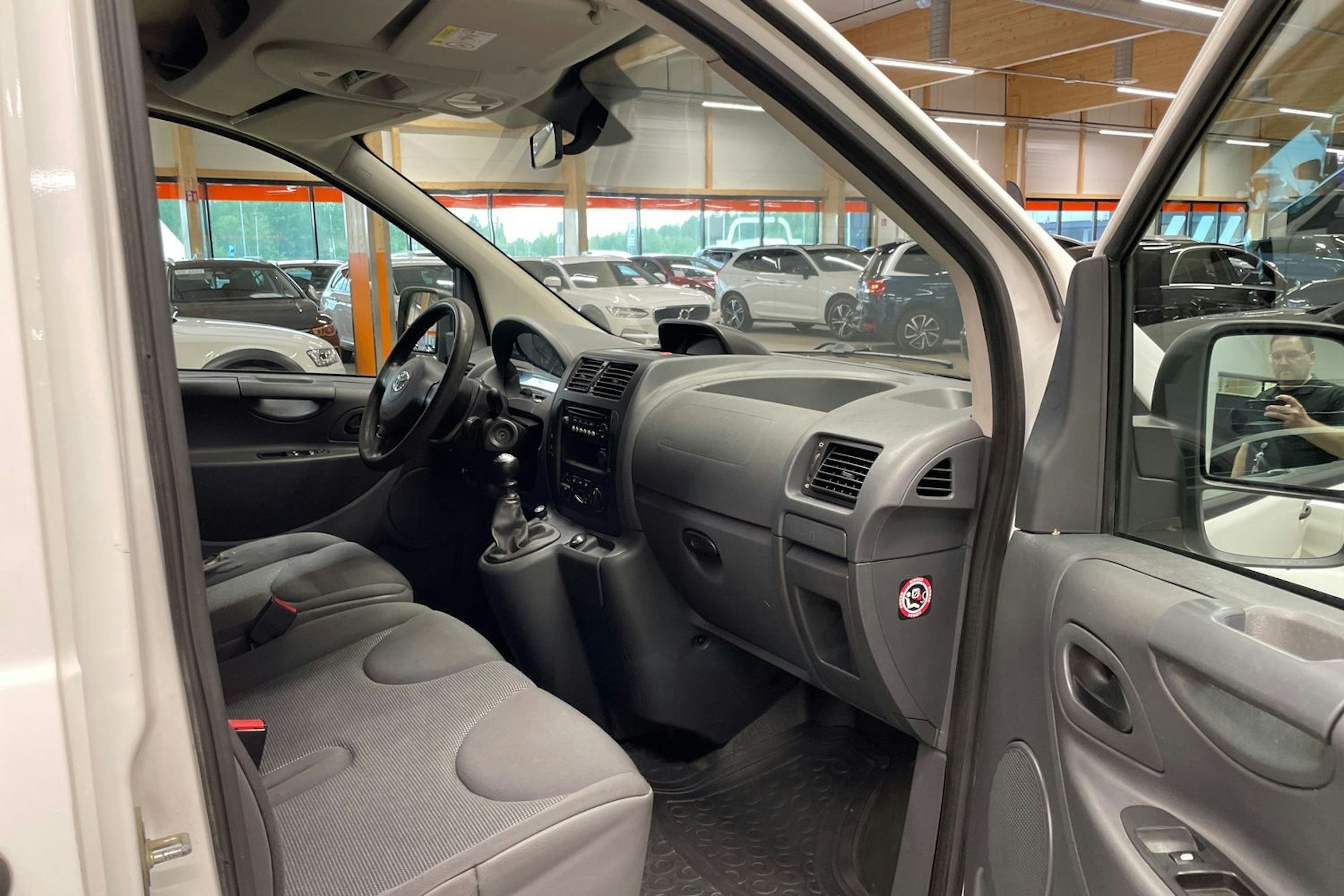 Valkoinen Toyota Proace 2014 kuva 15.