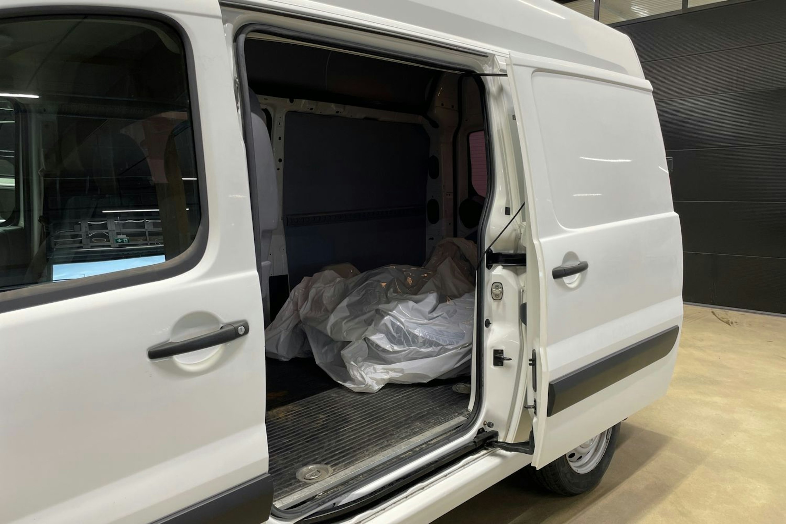 Valkoinen Toyota Proace 2014 kuva 22.