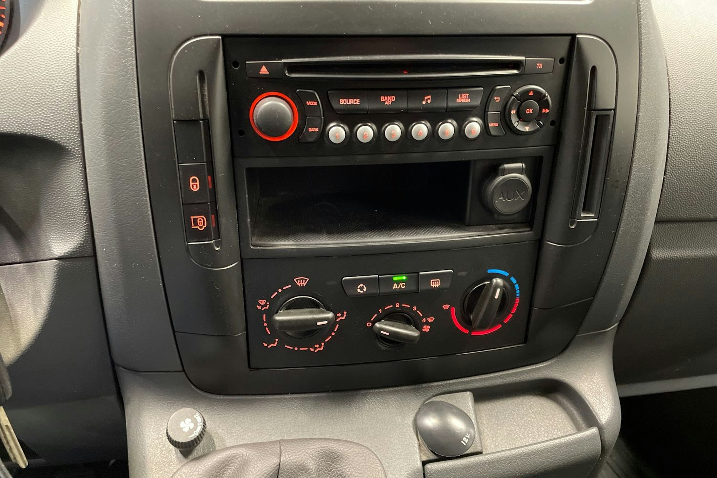 Valkoinen Toyota Proace 2014 kuva 29.