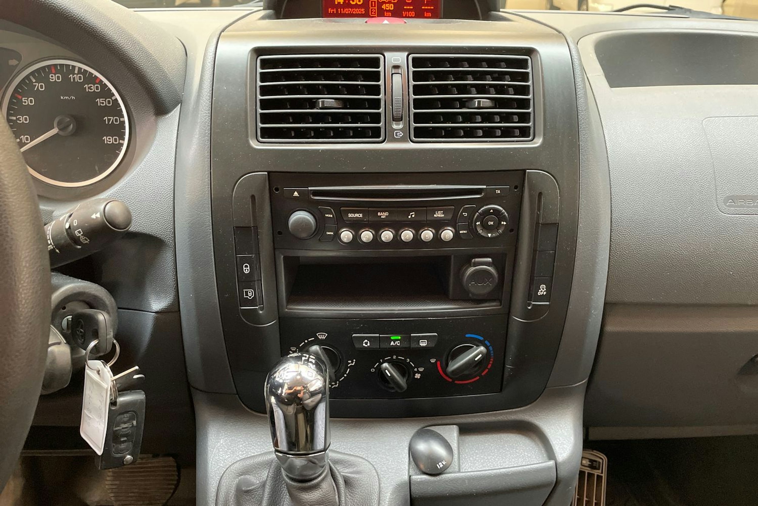 valkoinen Toyota Proace 2014 kuva 20.