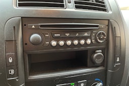 valkoinen Toyota Proace 2014 kuva 22.
