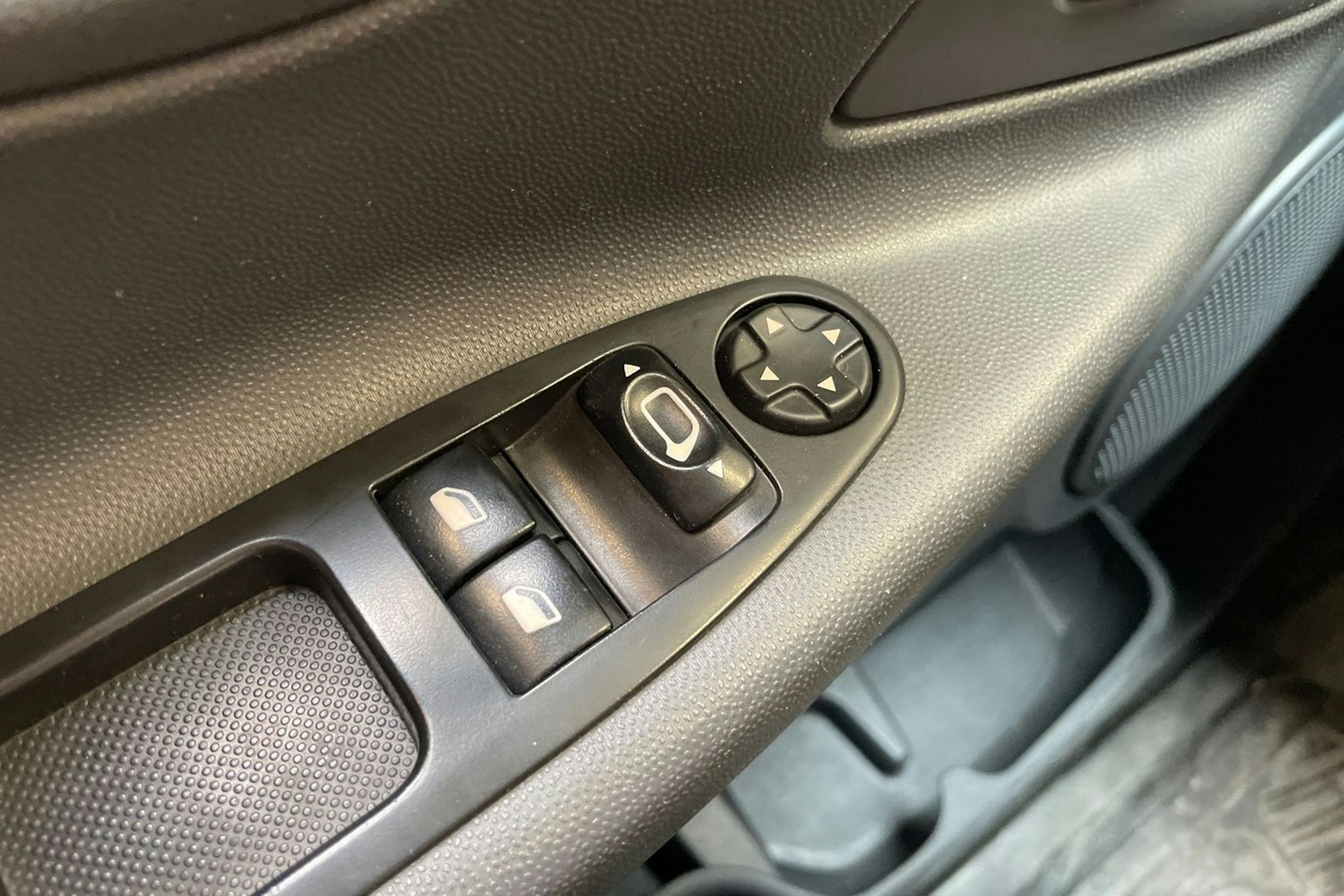 valkoinen Toyota Proace 2014 kuva 23.