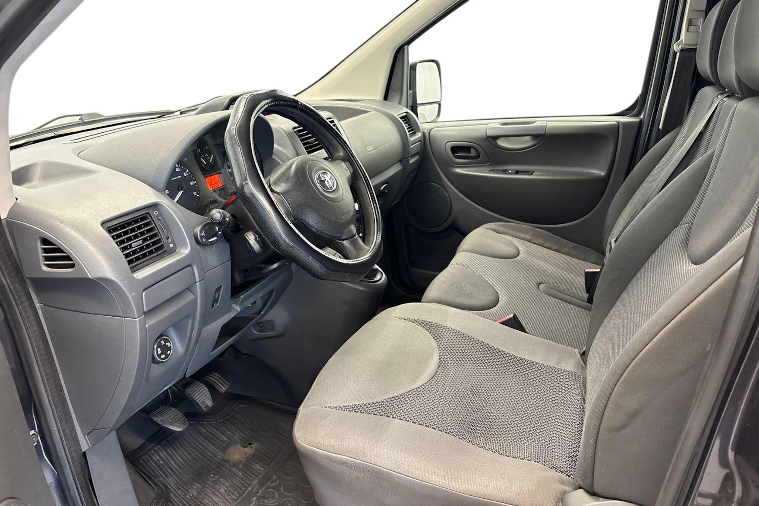 harmaa Toyota Proace 2014 kuva 6.