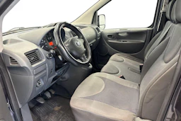 harmaa Toyota Proace 2014 kuva 6.