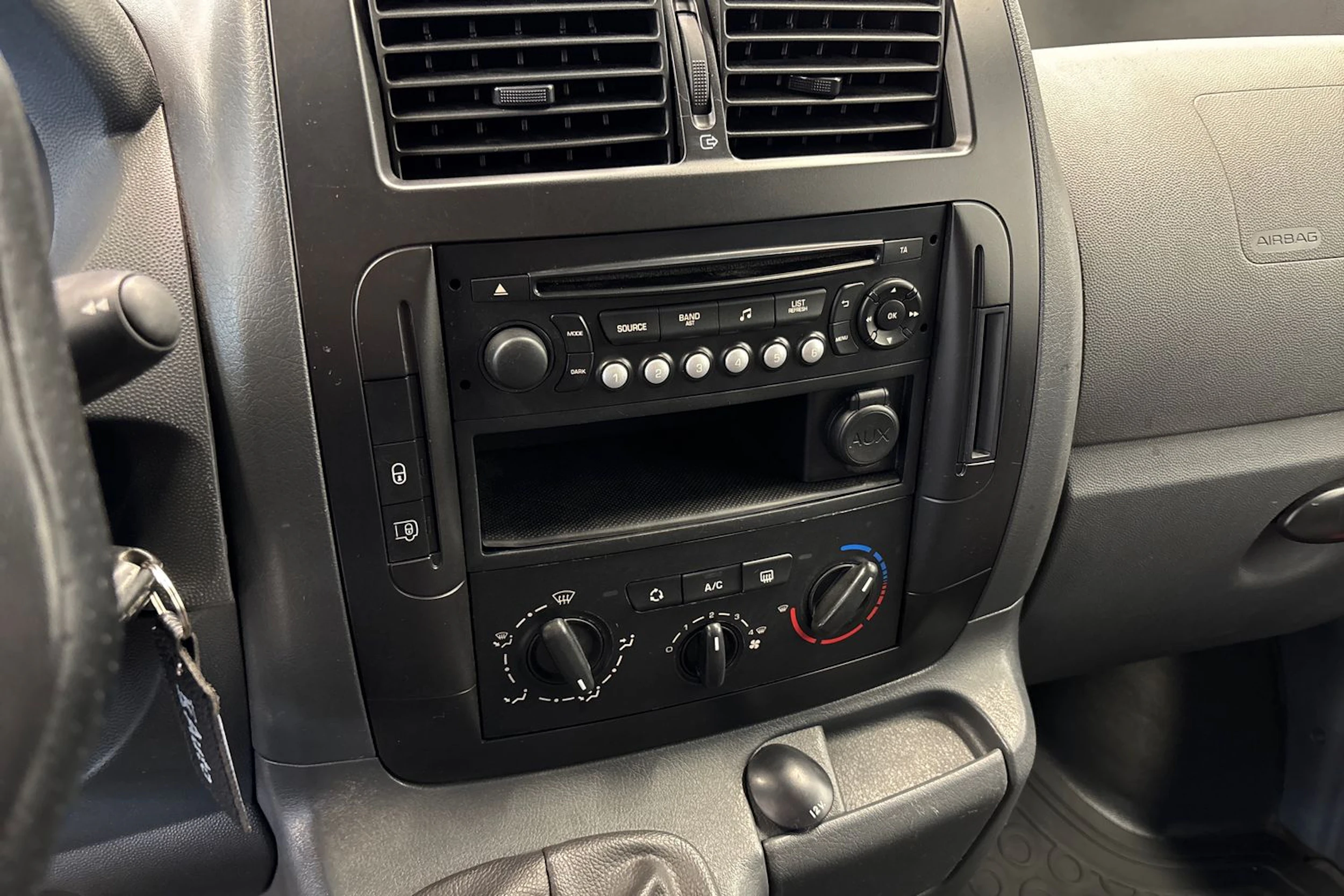 harmaa Toyota Proace 2014 kuva 12.