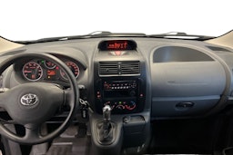 Musta Toyota Proace 2015 kuva 9.