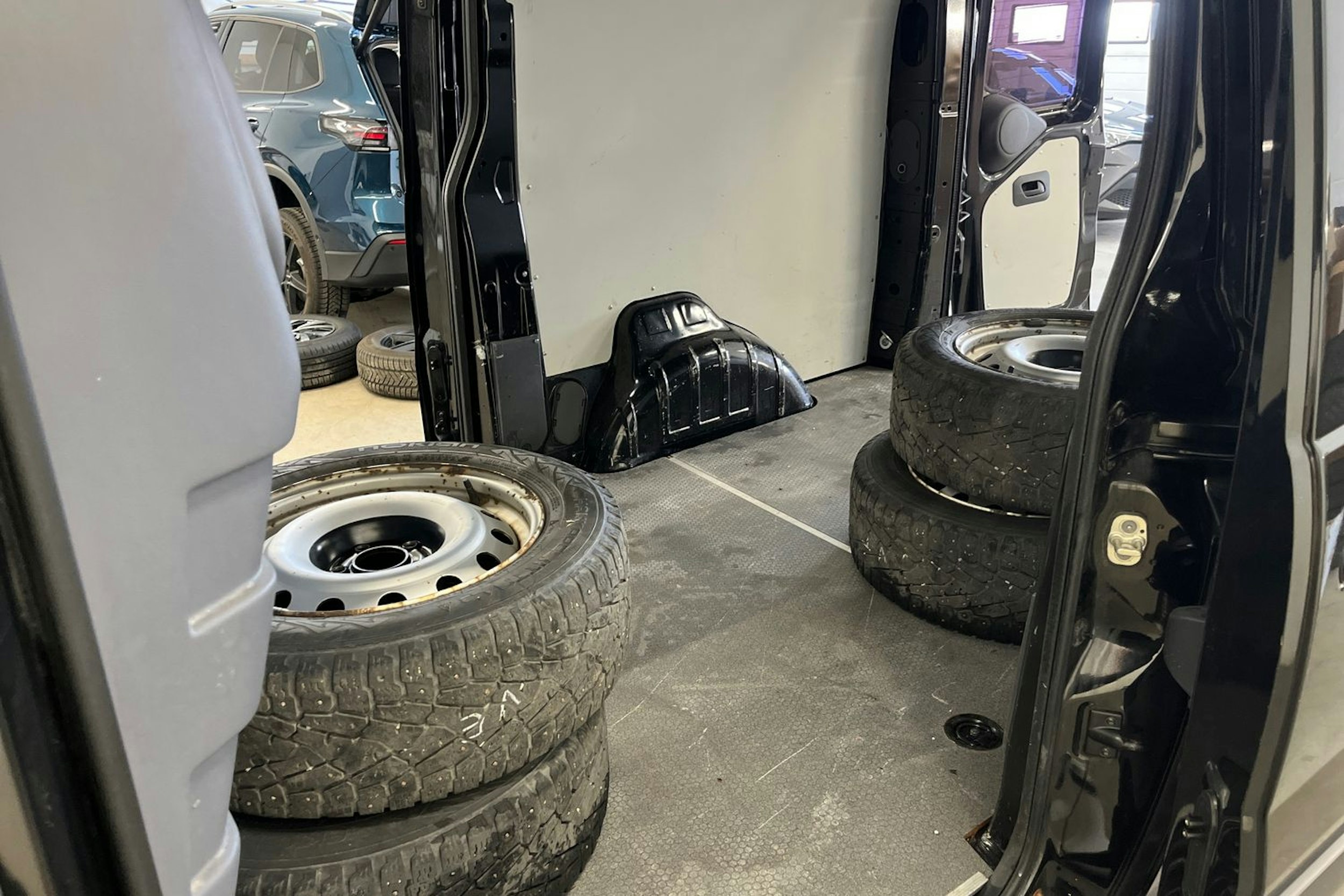 Musta Toyota Proace 2015 kuva 10.