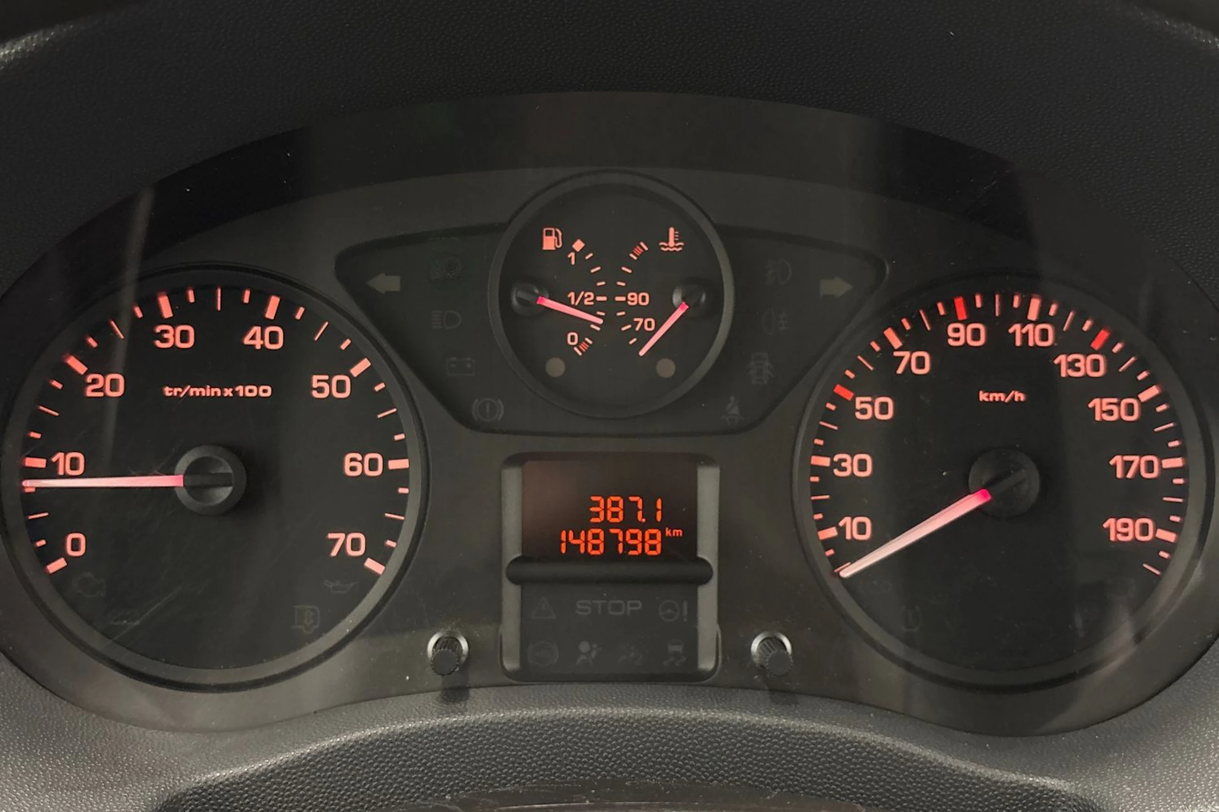 valkoinen Toyota Proace 2015 kuva 12.