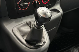 valkoinen Toyota Proace 2015 kuva 14.
