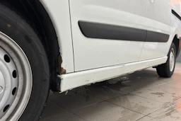 Valkoinen Toyota Proace 2015 kuva 30.