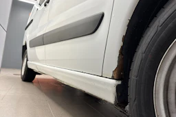 Valkoinen Toyota Proace 2015 kuva 31.