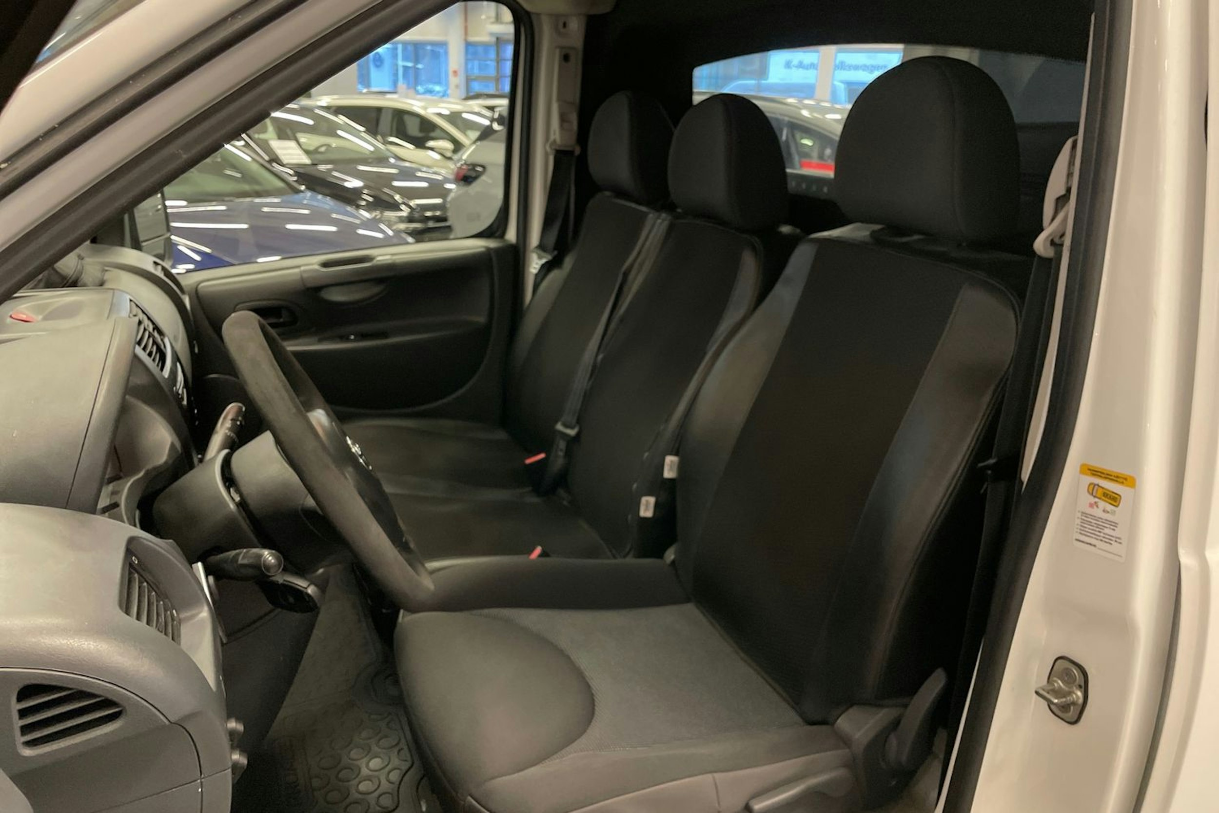 Valkoinen Toyota Proace 2015 kuva 16.