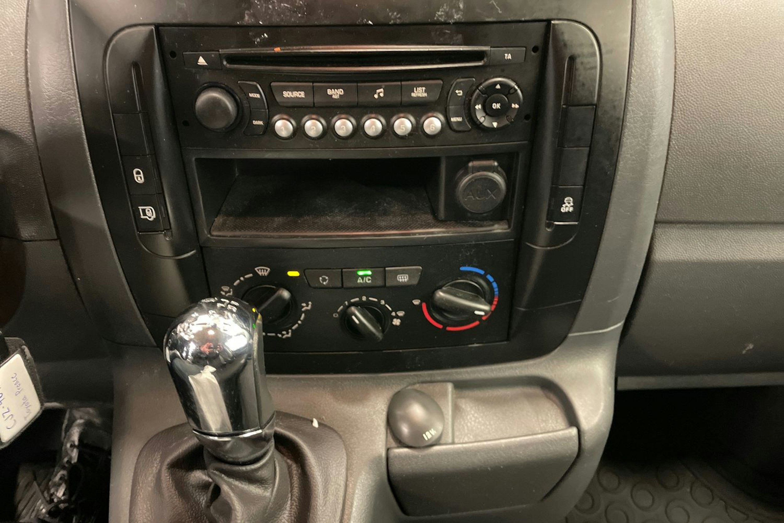 Valkoinen Toyota Proace 2015 kuva 17.