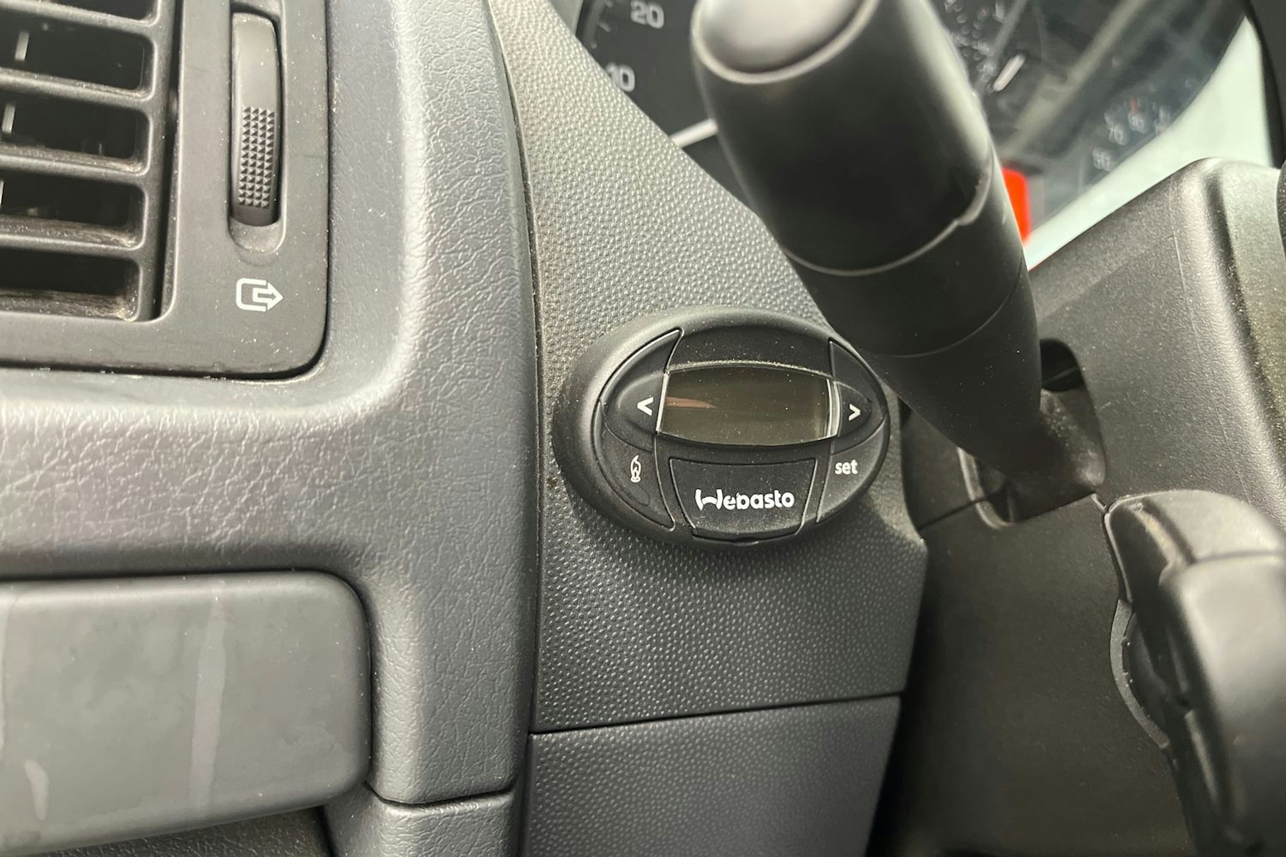 musta Toyota Proace 2015 kuva 18.