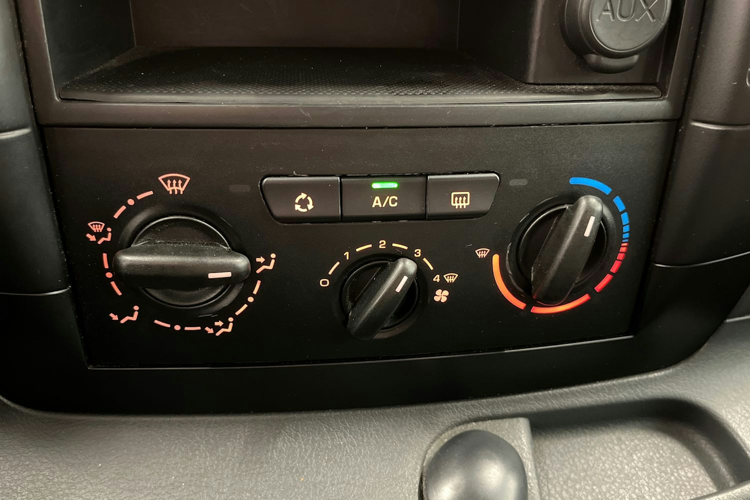musta Toyota Proace 2015 kuva 21.