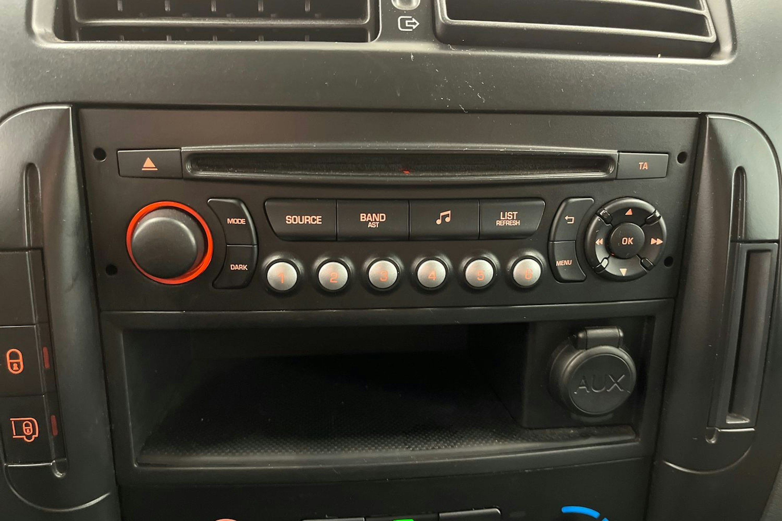 musta Toyota Proace 2015 kuva 22.