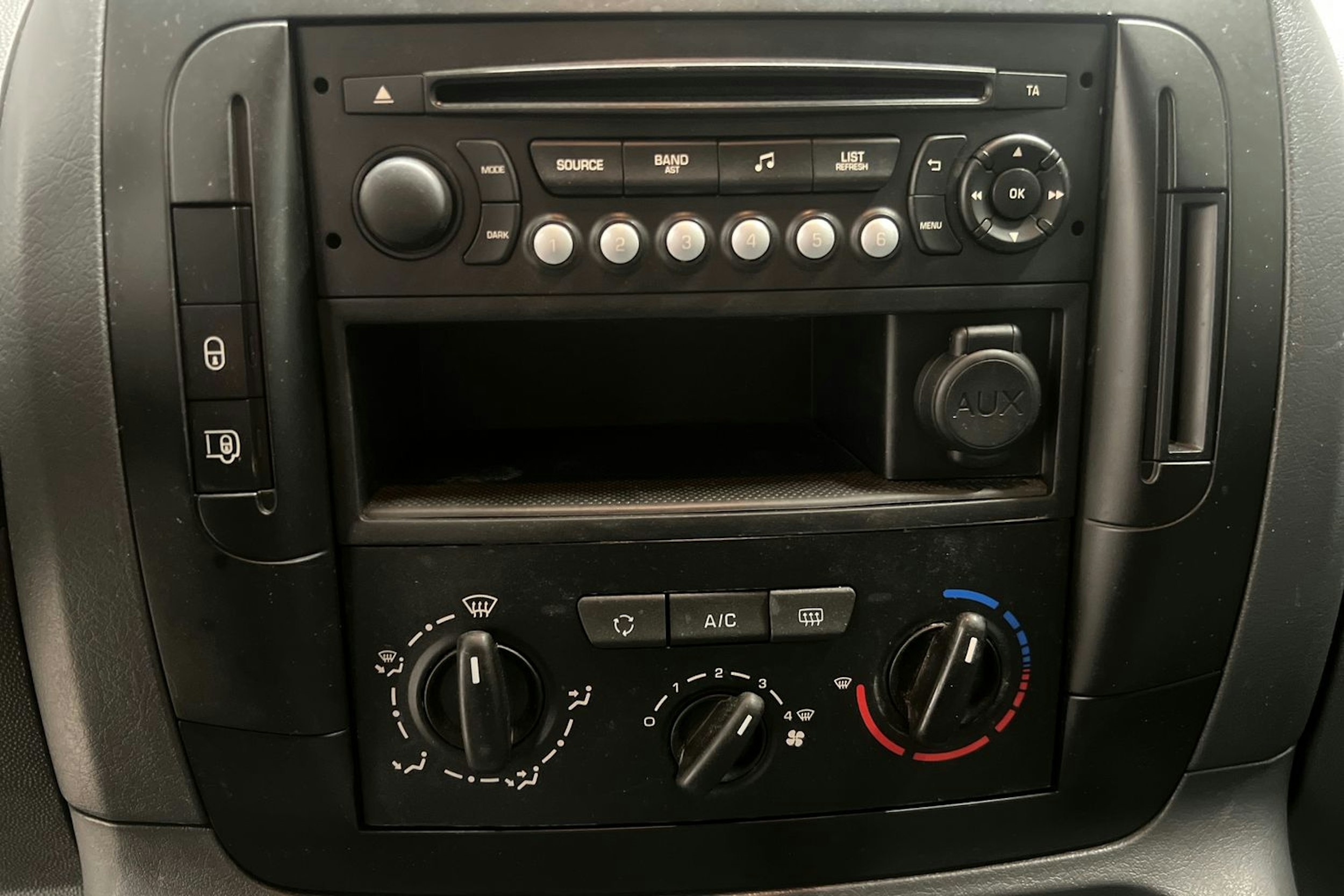 Valkoinen Toyota Proace 2016 kuva 12.