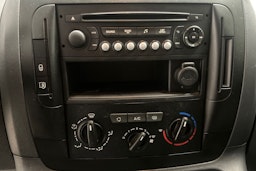 Valkoinen Toyota Proace 2016 kuva 12.