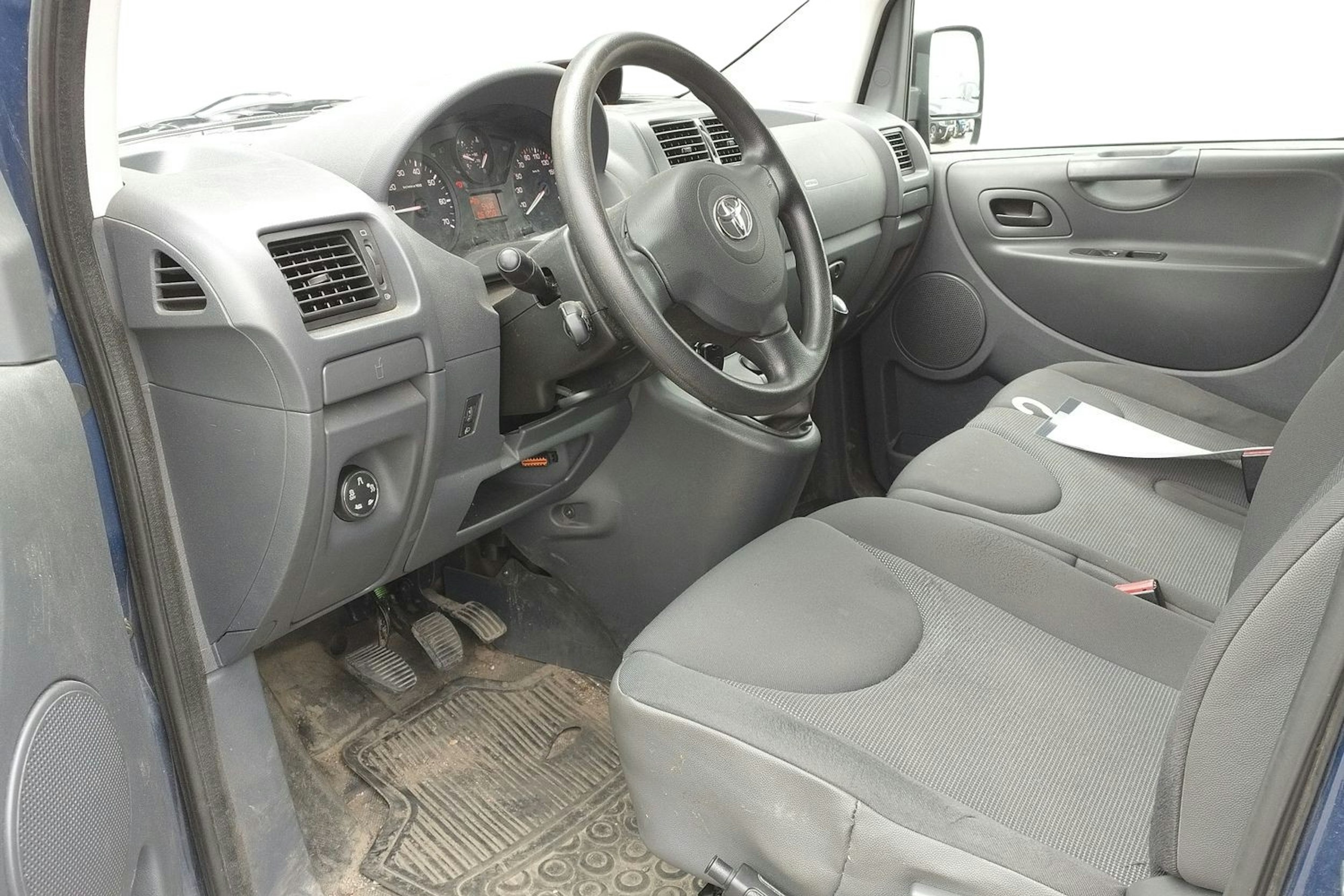 sininen Toyota Proace 2016 kuva 3.